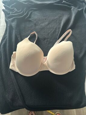 Victoria's Secret T-shirt Light Nude Bra 38DD